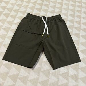 NWOT olivers apparel all over shorts 9.5” army green